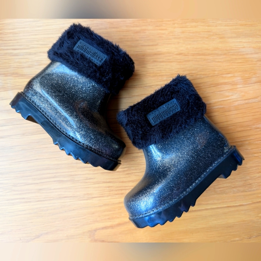 Mini Melissa Sparkle Boots with fur lining, size 5